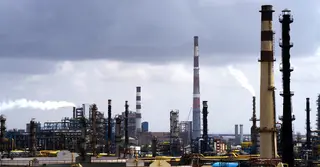 জ্বালানি তেল ক্রয়: যুক্তরাষ্ট্র-রাশিয়ার মারপ্যাঁচে বিপাকে নরেন্দ্র মোদি